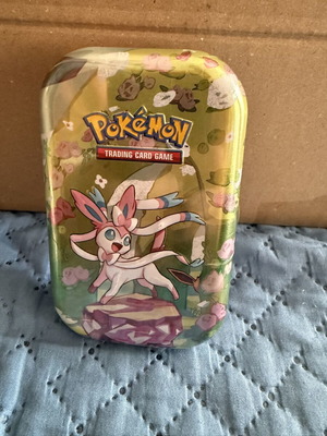 Prismatic Evolution Sylveon κουτί σφραγισμένο, άριστη κατάσταση