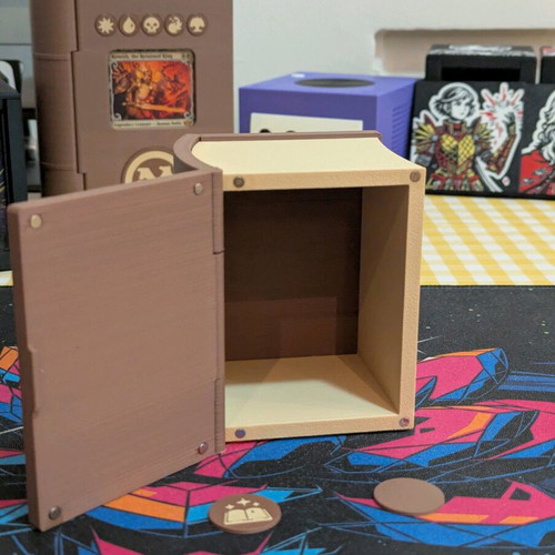 MTG Deckbox σαν καινούργιο σε σχήμα βιβλίου