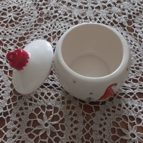 Ceramic container with Santa Claus new, cookie jar style with festive design