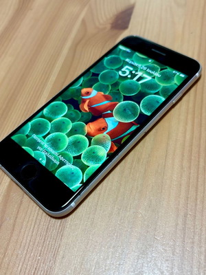 iPhone SE (2020) 128GB бял като нов, Apple iOS