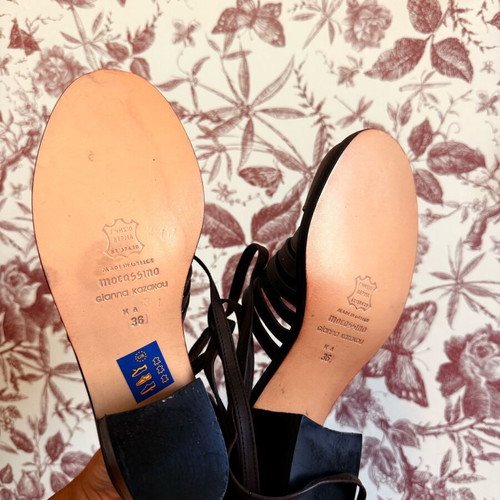 Gianna Kazakou brown vintage sandals never worn with imperfections size 36