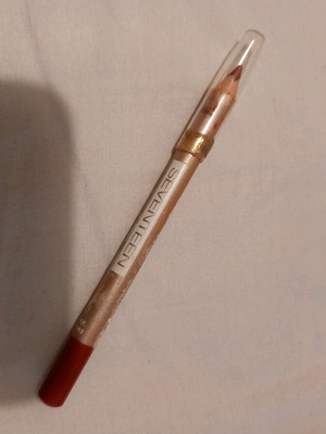 Seventeen red lip pencil used