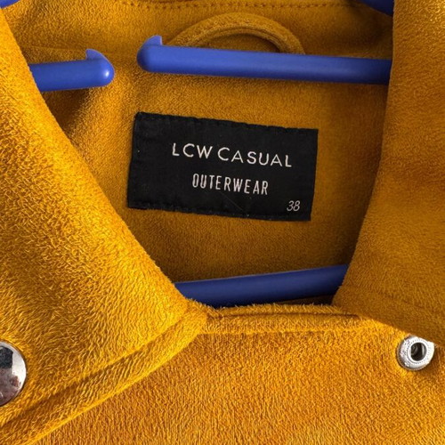 LC Waikiki autumn jacket size M, 100% polyester, camel effect