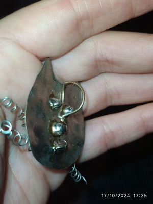 Handmade cat necklace like new