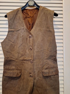 Brown lined vest like new, size M