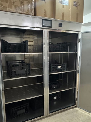Ethylene Oxide Sterilizer AXIS AX 4000 Like New, 4000 Liter Capacity