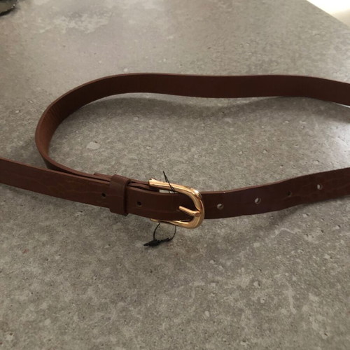 Brown belt with crocodile texture and gold buckle, new, 100 cm
