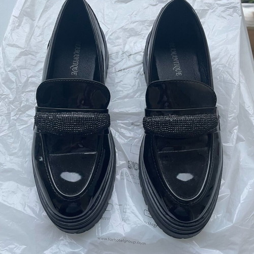 Loafers patent black treaded like new, size 38