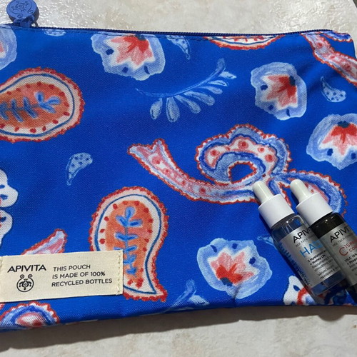 Apivita νεσεσέρ μπλε και δώρο C15 propolis & HA5 repair καινούργια