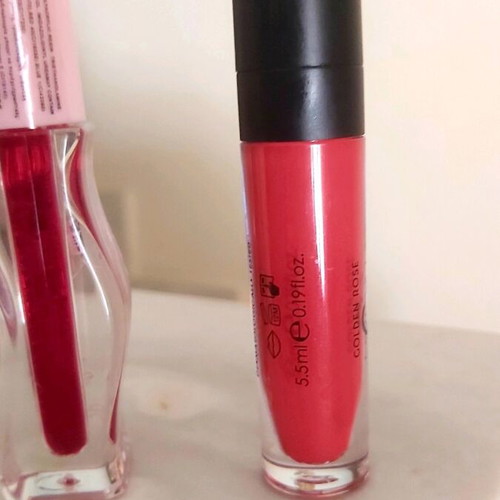 Lip gloss set with two new red lip glosses
