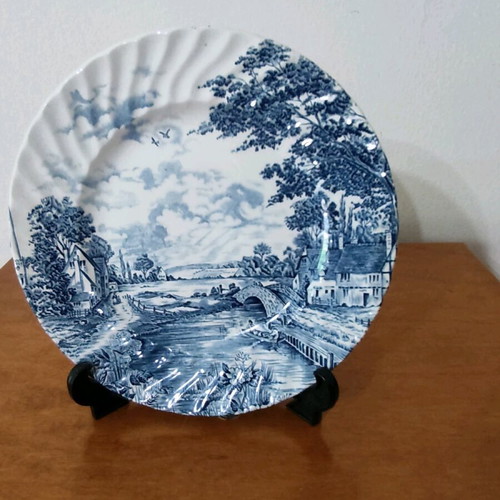 Ridgway Ironstone England porcelain plate like new, decorative