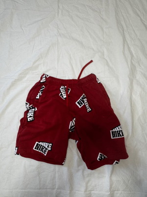 Nike shorts, red, size M / 38 / 10
