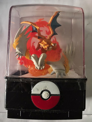 Pokemon φιγούρα Charizard & Reshiram συλλεκτική