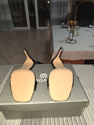 Migato black heels size 38 like new