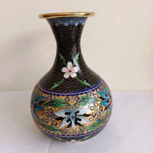 Cloisonne vase like new