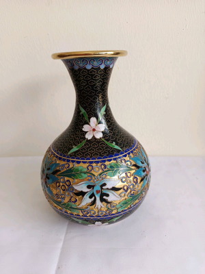 Cloisonne vase like new