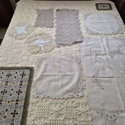 Handmade table linens set of 9 pieces new