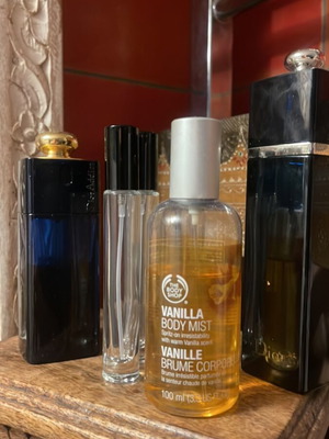 Dior Addict and Body Shop Vanilla Mist Decants Set