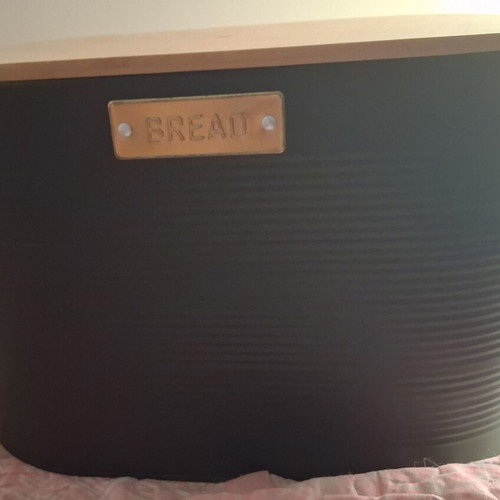 Metal breadbox new condition