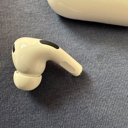 Apple AirPods Pro new, 1st and 2nd generation