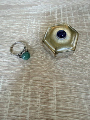 Silver ring with small box used