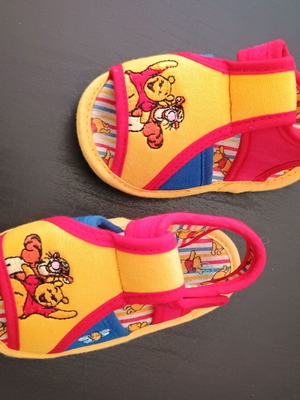 Winnie the Pooh βρεφικά παπούτσια με τον Τίγρη