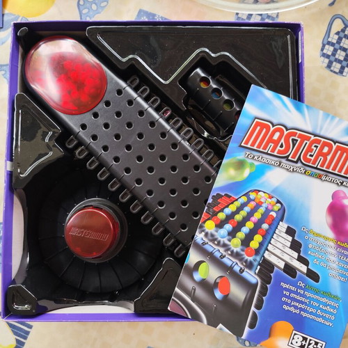 Mastermind board game like new