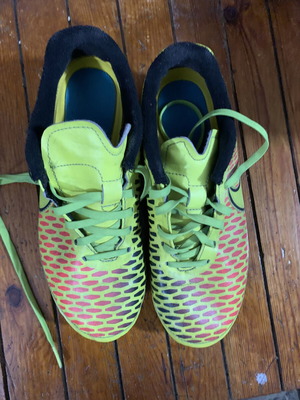 Football shoes size 37.5 like new