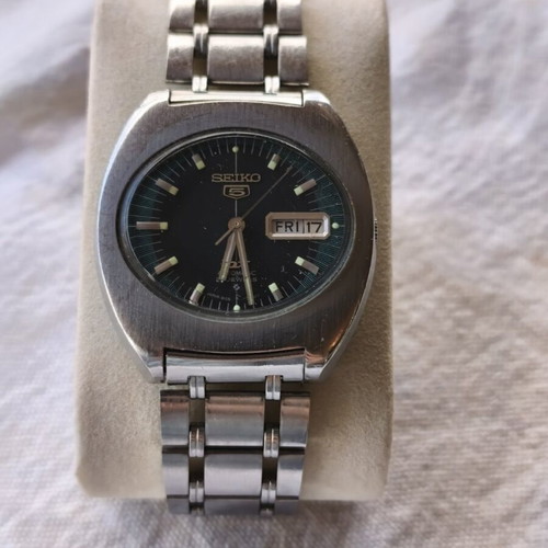 Seiko wristwatch like new, men's