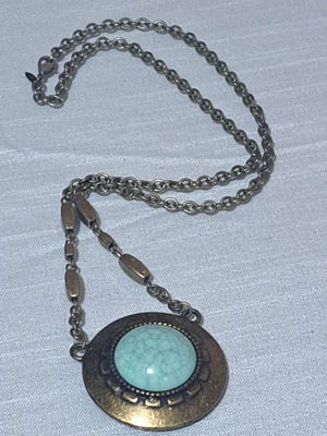 Vintage necklace with chalcedony stone and brass motif, like new