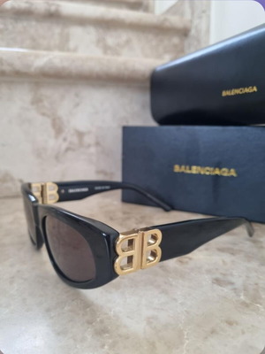 Versace sunglasses like new, black and gold