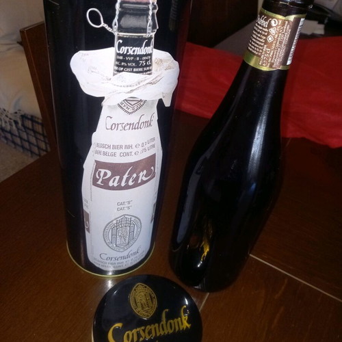 Belgian collectible beer and free collectible empty tin new