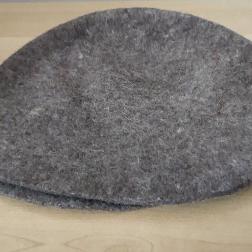 Felt women's hat like new, gray and beige