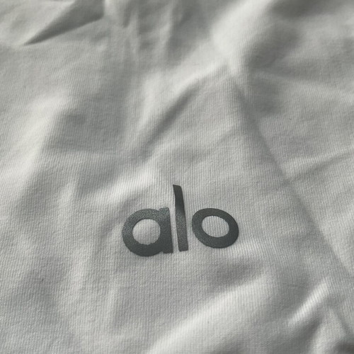 Alo Yoga Classic White T-Shirt new, size S