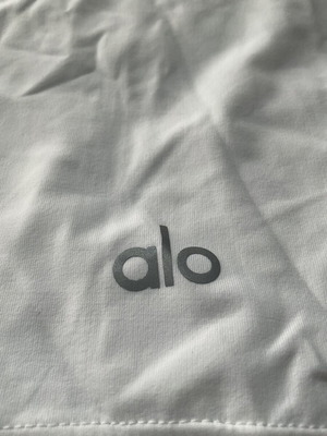 Alo Yoga Classic White T-Shirt new, size S