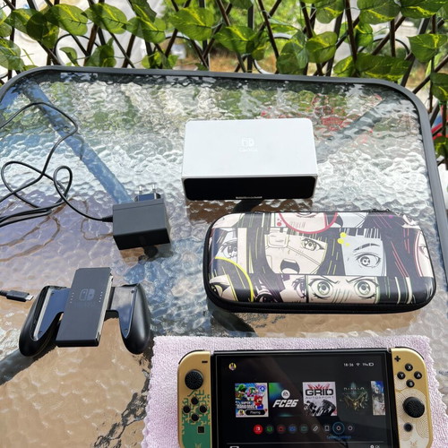 Nintendo Switch OLED Zelda Edition modded with 512GB and Zelda Joy-Cons like new