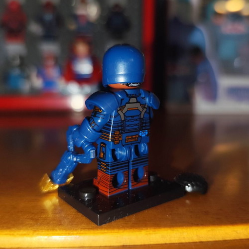 Bloodsport figure like new with accessories from DC The Suicide Squad