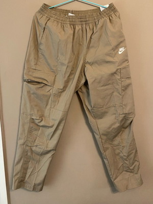 Nike Cargo παντελόνι μέγεθος M καινούργιο, μπεζ