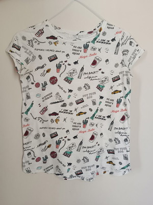 Λευκό t-shirt νούμερο S σαν καινούργιο με πολύχρωμο all-over print