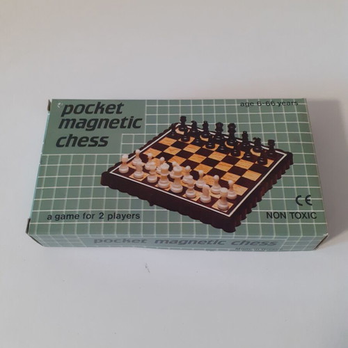 Magnetic pocket chess (Petalo)