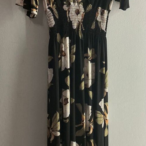 Dress with large flowers like new, size S/M, black and white