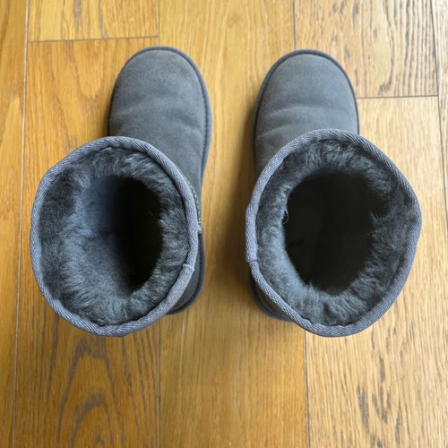 UGG Classic Short leather boots 36 gray like new