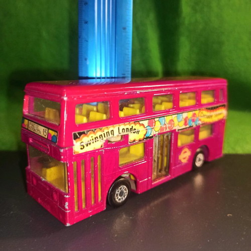 Matchbox SuperKings K-15 'Swinging London' red bus used collectible