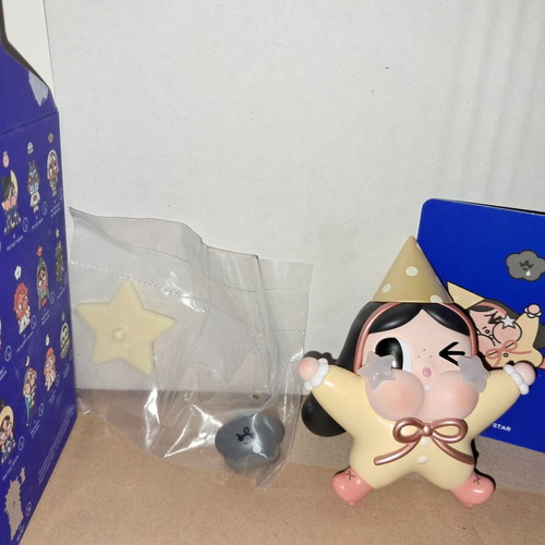 The Dancing Star Popmart Crybaby Crying To The Moon μίνι φιγούρα σαν καινούργιο