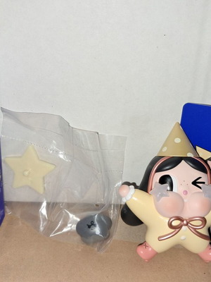 The Dancing Star Popmart Crybaby Crying To The Moon μίνι φιγούρα σαν καινούργιο