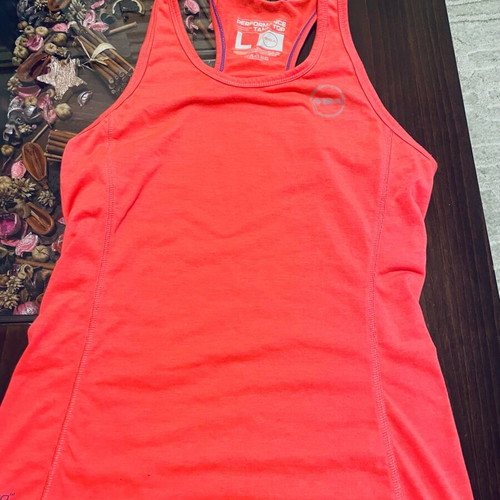 GSA sports top like new, orange, size L