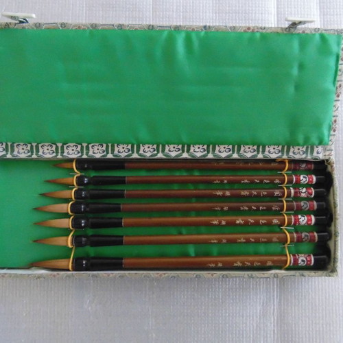 Chinese calligraphy brushes new, set of 7 in luxury case