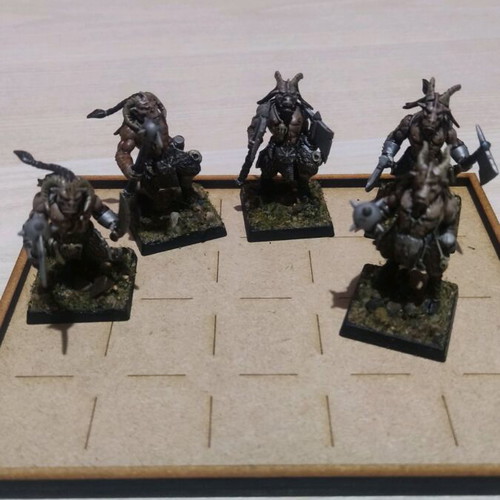 Warhammer Age of Sigmar 35 figures like new, collectible