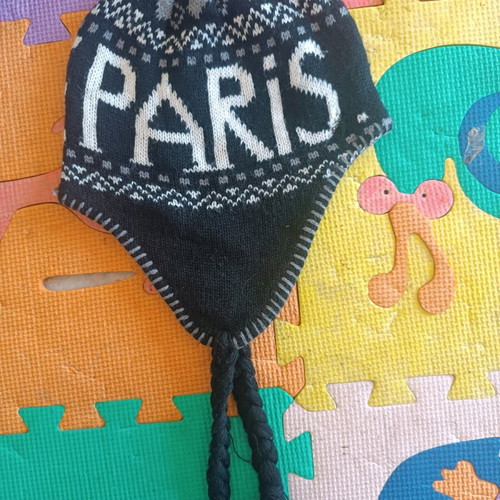Paris hat used, size M, black