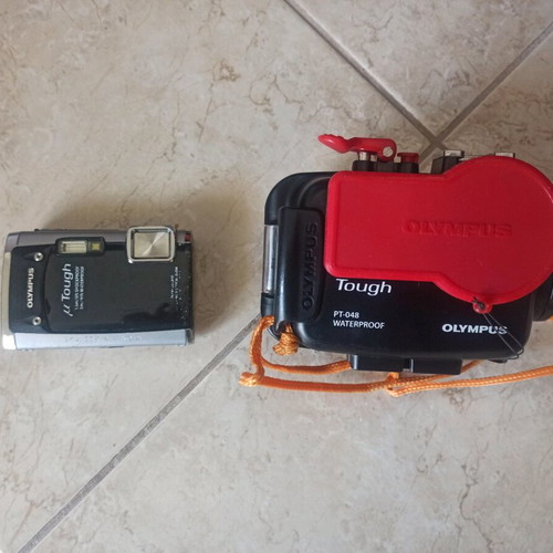 Olympus μ Tough 6020 14mp και Olympus PT-048 diving case μεταχειρισμένα